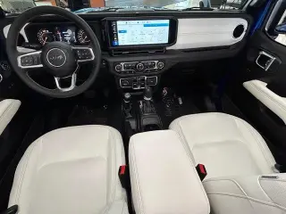 Jeep Wrangler 2024 4x4 Sahara 4p SUV