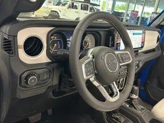 Jeep Wrangler 2024 4x4 Sahara 4p SUV