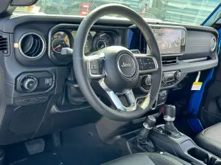Jeep Wrangler 2024 4x4 Sahara 4p SUV