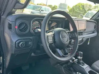 Jeep Wrangler 2024 4x4 Rubicon 4p SUV
