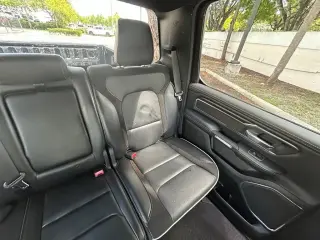Ram 1500 2024 4x2 Laramie 4p Camión Cabina Doble 5.6 ft. SB