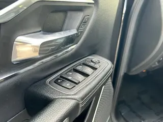 Ram 1500 2024 4x2 Laramie 4p Camión Cabina Doble 5.6 ft. SB