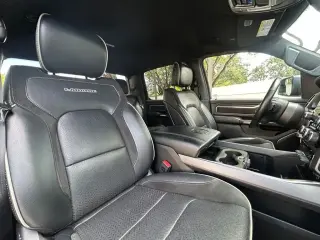 Ram 1500 2024 4x2 Laramie 4p Camión Cabina Doble 5.6 ft. SB