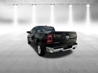 Ram 1500 2024 4x2 Laramie 4p Camión Cabina Doble 5.6 ft. SB