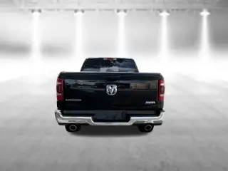 Ram 1500 2024 4x2 Laramie 4p Camión Cabina Doble 5.6 ft. SB