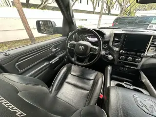 Ram 1500 2024 4x2 Laramie 4p Camión Cabina Doble 5.6 ft. SB