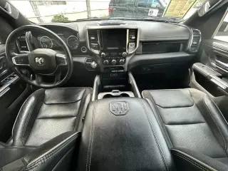Ram 1500 2024 4x2 Laramie 4p Camión Cabina Doble 5.6 ft. SB