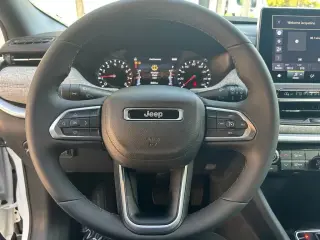 Jeep Compass 2023 4x4 Latitude Lux 4p SUV