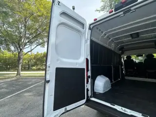 Ram ProMaster 2025 Tradesman 2500 159 WB 3dr High Roof Cargo Van sin asiento para pasajeros