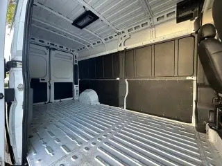 Ram ProMaster 2025 Tradesman 2500 159 WB 3dr High Roof Cargo Van sin asiento para pasajeros