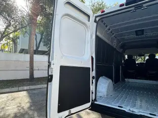 Ram ProMaster 2025 Tradesman 2500 159 WB 3dr High Roof Cargo Van sin asiento para pasajeros