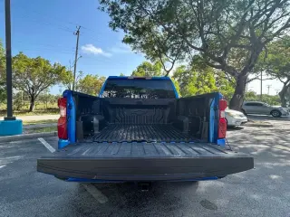 Chevrolet Silverado 1500 2025 4x2 Custom 4p Cabina de Tripulante 5.8 ft. SB