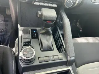 Toyota Tacoma 2024 4x4 TRD Todo Terreno 4p Doble Cabina 5.0 ft SB 8A