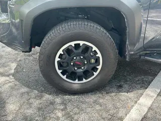 Toyota Tacoma 2024 4x4 TRD Todo Terreno 4p Doble Cabina 5.0 ft SB 8A