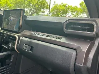 Toyota Tacoma 2024 4x4 TRD Todo Terreno 4p Doble Cabina 5.0 ft SB 8A