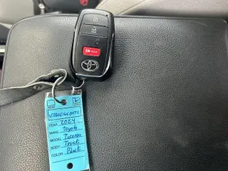 Toyota Tacoma 2024 4x4 TRD Todo Terreno 4p Doble Cabina 5.0 ft SB 8A
