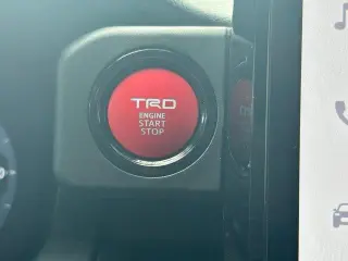 Toyota Tacoma 2024 4x4 TRD Todo Terreno 4p Doble Cabina 5.0 ft SB 8A