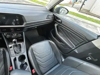 Volkswagen Jetta 2023 SEL 4p Sedan
