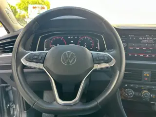 Volkswagen Jetta 2023 SEL 4p Sedan