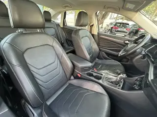 Volkswagen Jetta 2023 SEL 4p Sedan