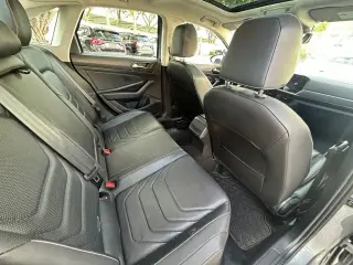 Volkswagen Jetta 2023 SEL 4p Sedan