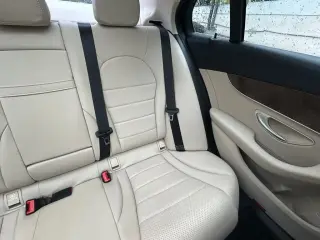 Mercedes-Benz Clase C 2017 C 300 Luxury 4p Sedan