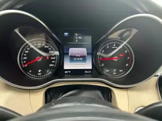 Mercedes-Benz Clase C 2017 C 300 Luxury 4p Sedan