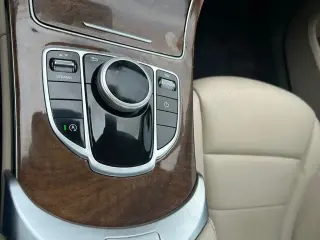 Mercedes-Benz Clase C 2017 C 300 Luxury 4p Sedan