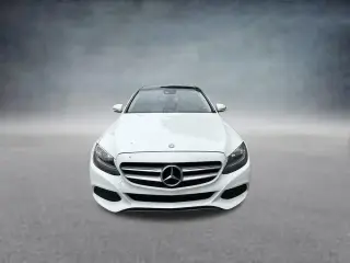 Mercedes-Benz Clase C 2017 C 300 Luxury 4p Sedan