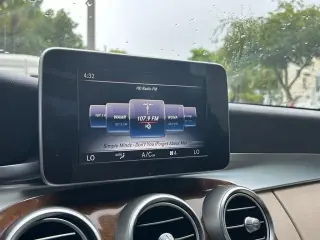 Mercedes-Benz Clase C 2017 C 300 Luxury 4p Sedan