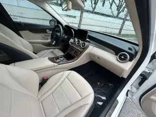 Mercedes-Benz Clase C 2017 C 300 Luxury 4p Sedan