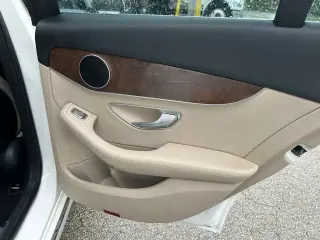 Mercedes-Benz Clase C 2017 C 300 Luxury 4p Sedan