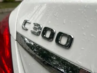 Mercedes-Benz Clase C 2017 C 300 Luxury 4p Sedan