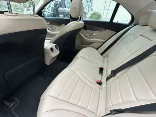 Mercedes-Benz Clase C 2017 C 300 Luxury 4p Sedan