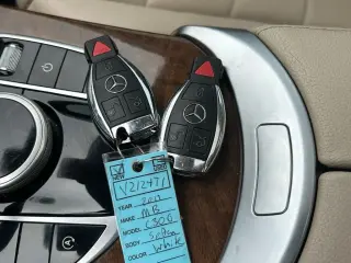 Mercedes-Benz Clase C 2017 C 300 Luxury 4p Sedan
