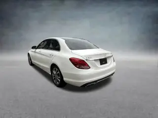 Mercedes-Benz Clase C 2017 C 300 Luxury 4p Sedan