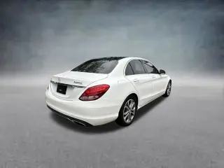 Mercedes-Benz Clase C 2017 C 300 Luxury 4p Sedan
