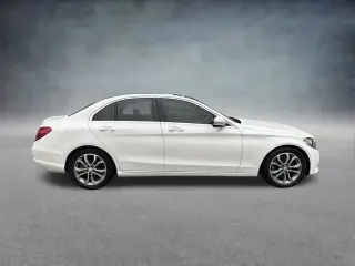 Mercedes-Benz Clase C 2017 C 300 Luxury 4p Sedan