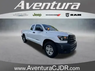 Toyota Tundra 2012 4x2 Grado 4p Doble Cabina Camioneta SB (4.6L V8)
