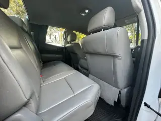 Toyota Tundra 2012 4x2 Grado 4p Doble Cabina Camioneta SB (4.6L V8)