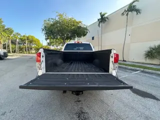 Toyota Tundra 2012 4x2 Grado 4p Doble Cabina Camioneta SB (4.6L V8)