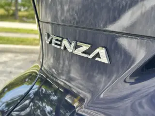 Toyota Venza 2023 AWD LE 4p Crossover