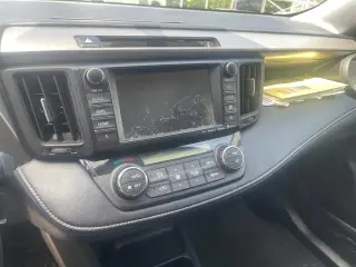 Toyota RAV4 2016 XLE 4p SUV