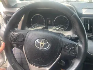 Toyota RAV4 2016 XLE 4p SUV