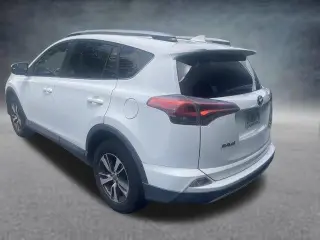 Toyota RAV4 2016 XLE 4p SUV