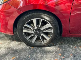 Nissan Versa 2024 SV 4p Sedan