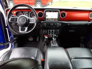 Jeep Wrangler Unlimited 2018 4x4 Rubicon 4p SUV (lanzamiento de mitad de año)