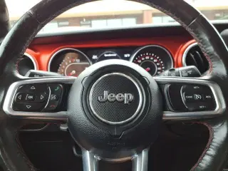 Jeep Wrangler Unlimited 2018 4x4 Rubicon 4p SUV (lanzamiento de mitad de año)