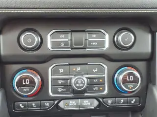 Chevrolet Suburban 2021 4x4 Premier 4p SUV