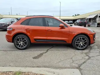 Porsche Macan 2023 AWD T 4dr SUV